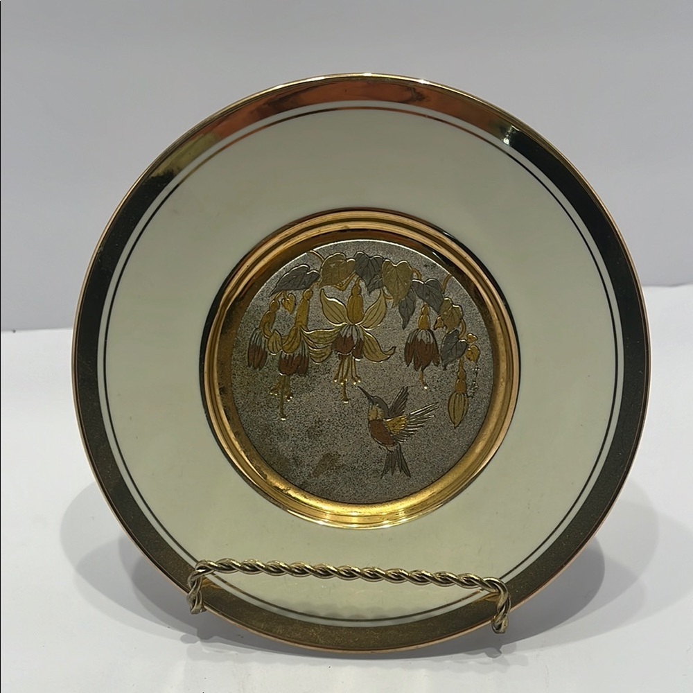 Elegant vintage Gold and Cream Decorative hummingbird Plate